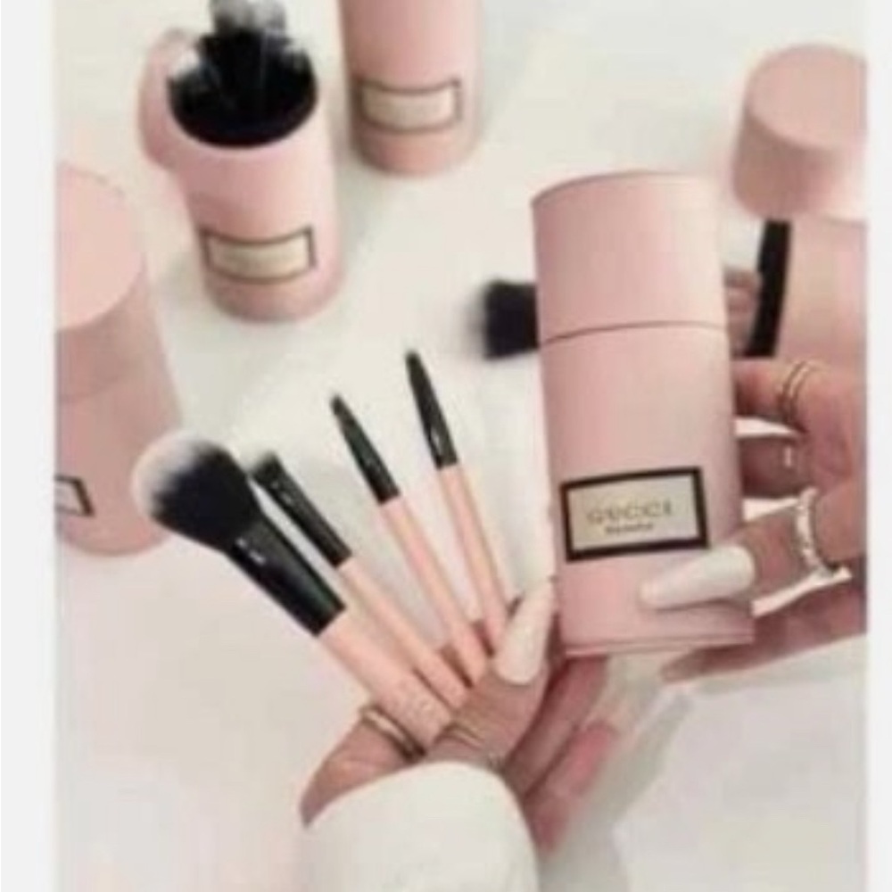 Gucci Blush Pink Makeup Brush Collection - Picture 4 of 5